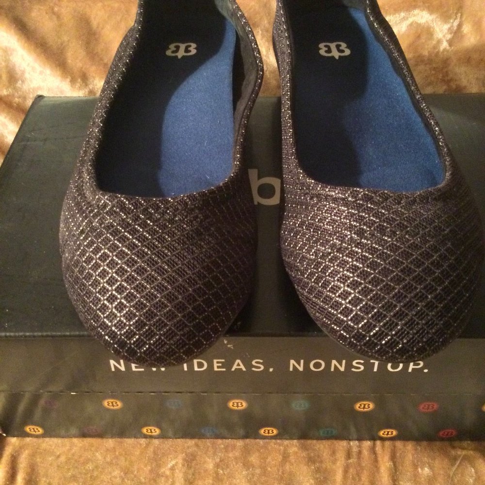 NEVER WORN Betabrand Onyx Silver Better Ballet Flat 9.5 - Picture 2 of 6